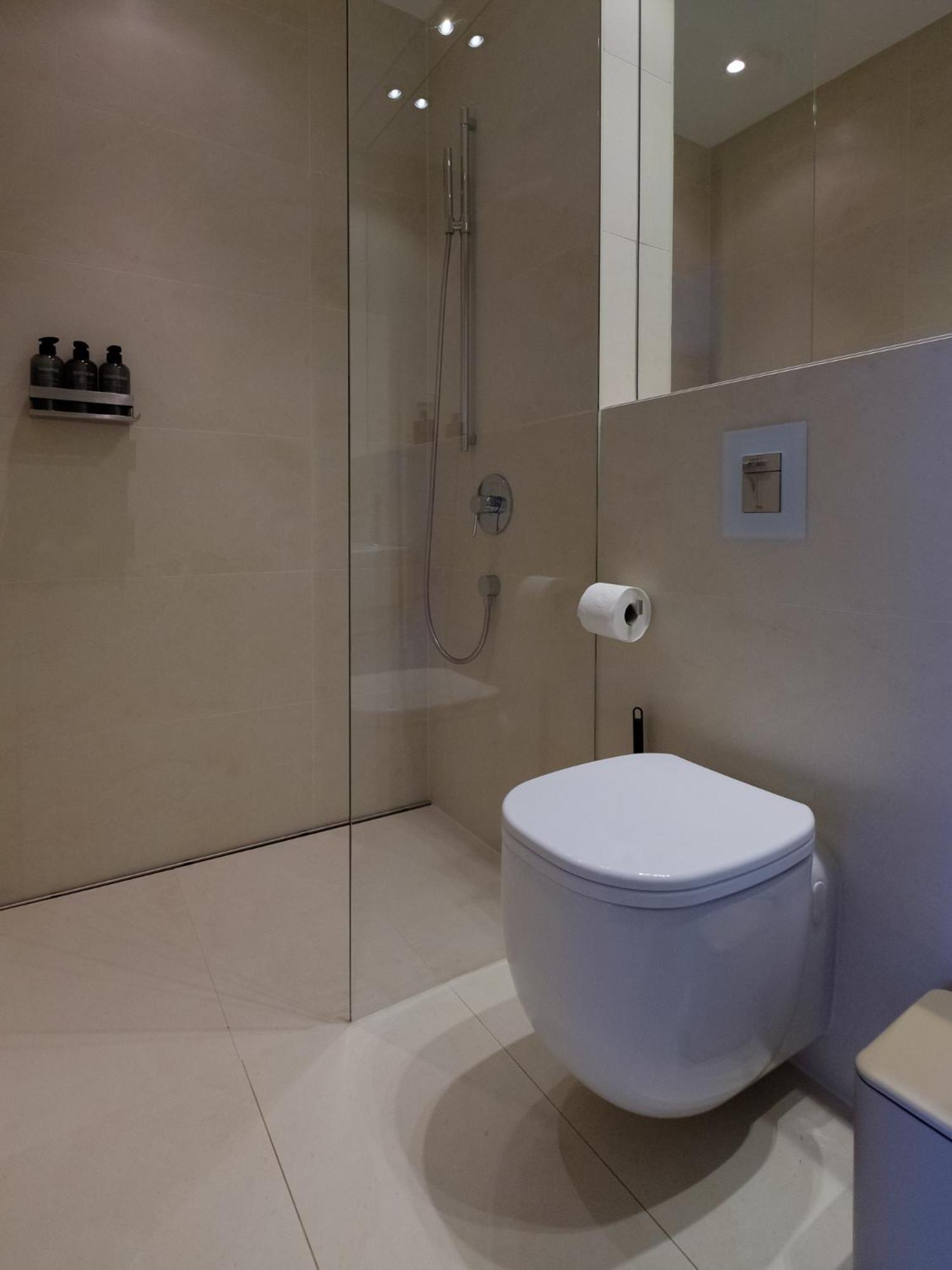 Come2Stay Hafencity - Marco Polo Tower Amburgo Esterno foto