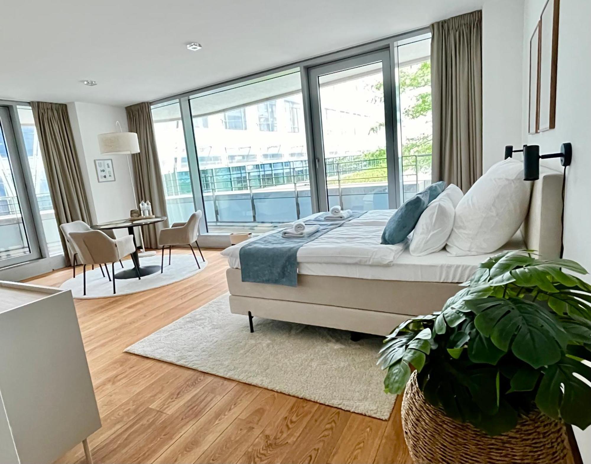 Come2Stay Hafencity - Marco Polo Tower Amburgo Esterno foto